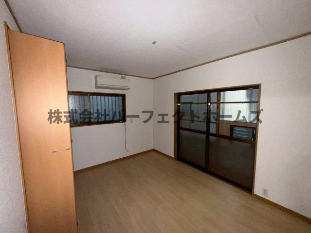 養父丘2丁目テラスの洋室|スタンダードな洋室です