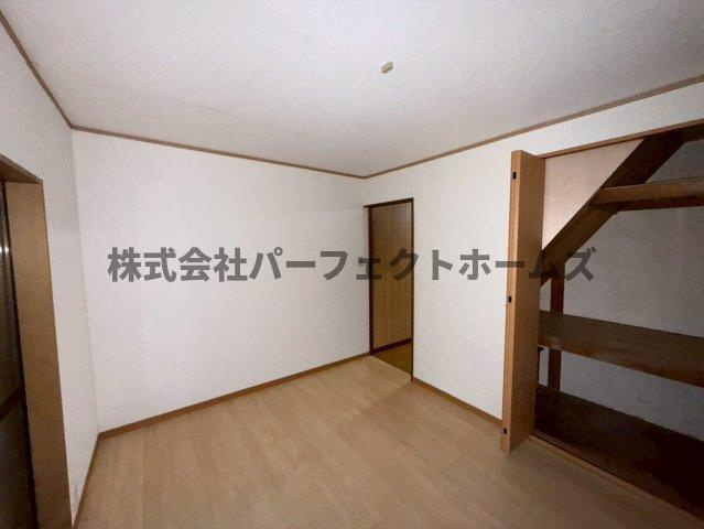 養父丘2丁目テラスの洋室|広々とした洋室です