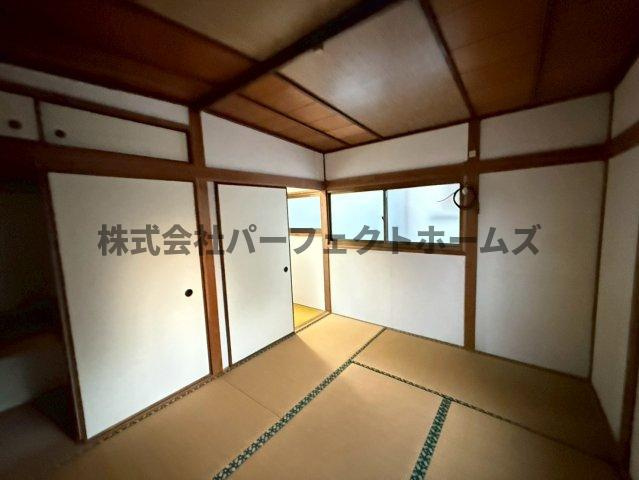養父丘2丁目テラスの和室|畳の上でゆっくりとくつろげる和室です