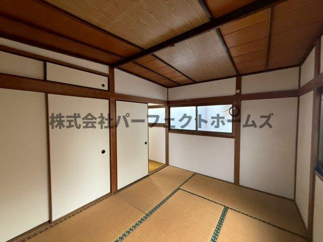 養父丘2丁目テラスの和室|畳の上でゆっくりとくつろげる和室です