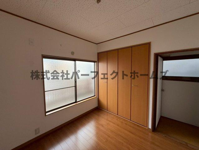 養父丘2丁目テラスの洋室|ゆったりした洋室です