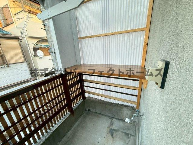 養父丘2丁目テラスのバルコニー|バルコニーからの眺めを楽しみながら食事をしませんか