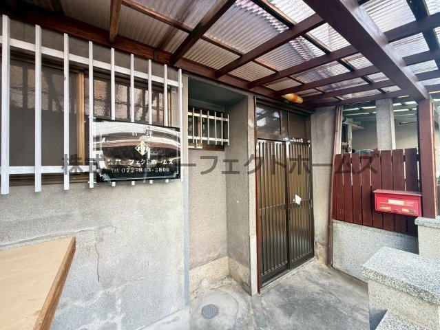 養父丘2丁目テラスのエントランス|落ち着いたエントランスです