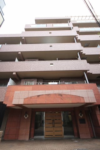 ロータリーパレス春日文京の外観|ロータリーパレス春日文京：スーパーやコンビニ近く買物便利！