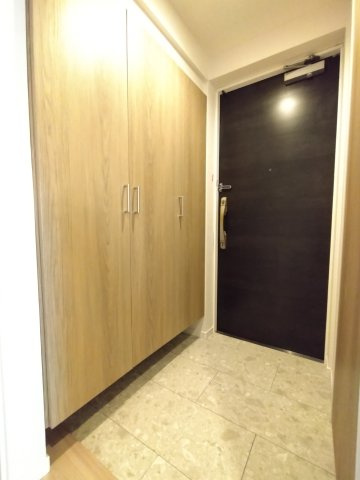 リーデンススクエア豊中大黒町の玄関