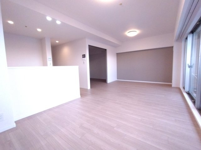 リーデンススクエア豊中大黒町の居間・リビング