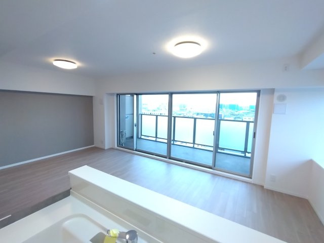 リーデンススクエア豊中大黒町の居間・リビング