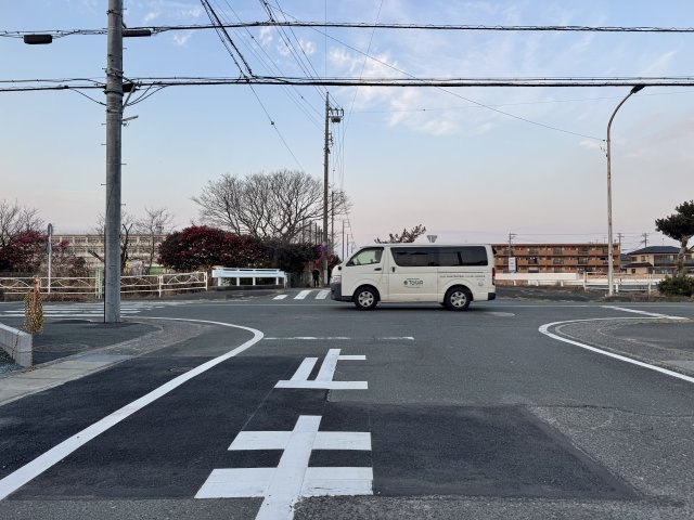 中央区遠州浜2丁目　1号棟の前面道路含む現地写真|前面道路南側を向いて撮影しました。