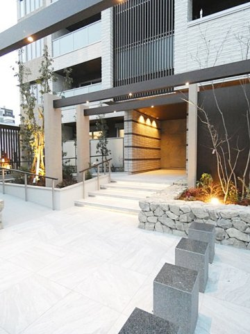 Ｅ－ｓｍｉｌｅ　榎のエントランス