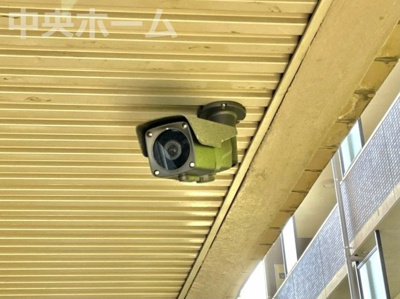 【防犯設備】 | メッツ立石 | 【防犯カメラ】何かあった時の大事な証拠になることももちろんなりますが、防犯というくらいですので大事なのは防犯カメラがあることによって抑止力につながることですよね。