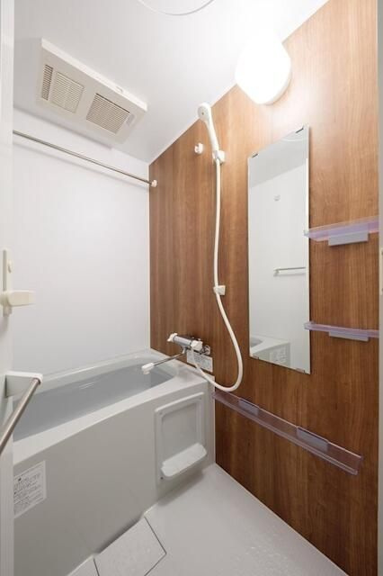 ドゥーエ入谷Ⅰの浴室