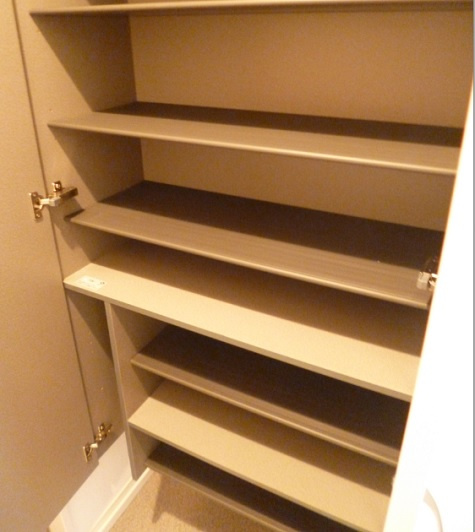 アリエスマンションのその他|大きめなシューズボックスです(^O^)