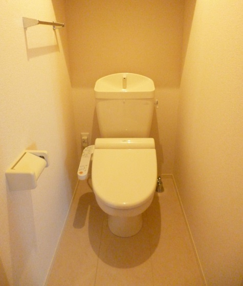 アリエスマンションのトイレ|新築で清潔感があるトイレで、ウォシュレット付きです(^O^)