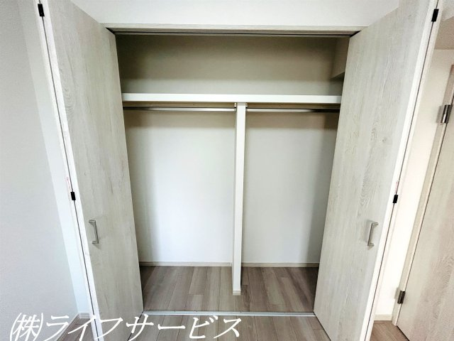 【収納】 | 新大阪スカイハイツ | 玄関側洋室／クローゼットあり・エアコン先行配管済！
