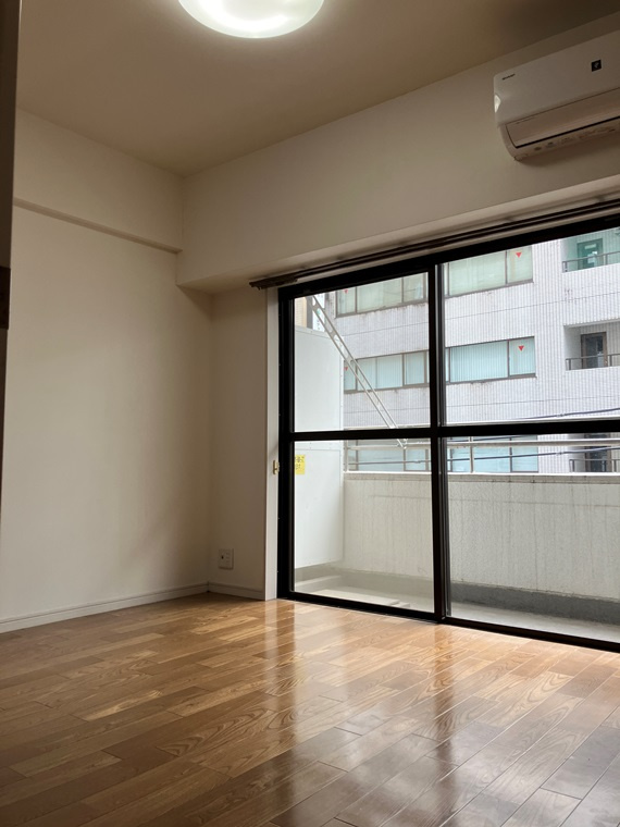 新宿御苑ダイカンプラザの居間・リビング