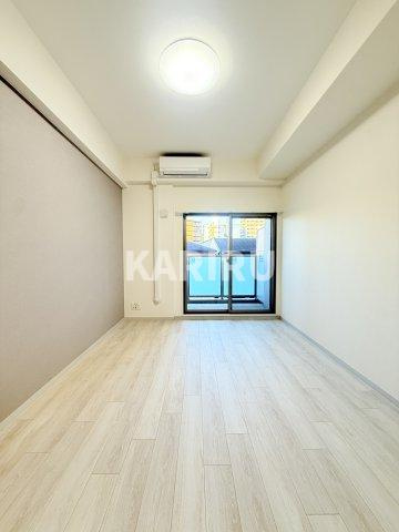 LUXENA KADOMAの居間・リビング