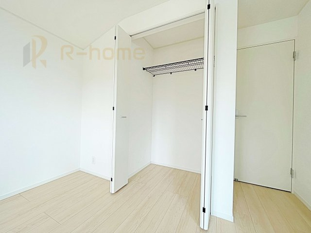 守谷市薬師台第14　新築戸建て　2号棟の収納|2階は全居室収納スペースを設置！
充分な容量で居住空間もスッキリ♪