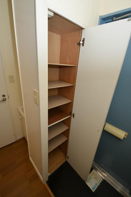 北九州市八幡西区幸神３丁目のアパートの玄関