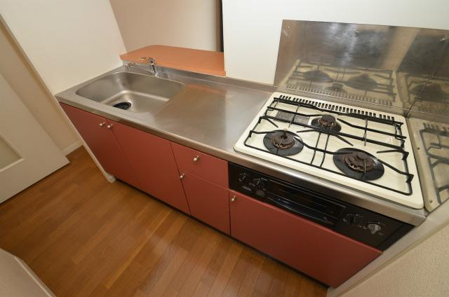 北九州市八幡西区幸神３丁目のアパートのキッチン