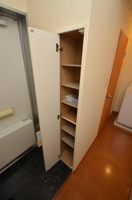 北九州市八幡西区金剛４丁目のアパートの玄関