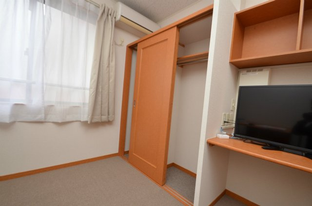 北九州市八幡西区下上津役３丁目のアパートの収納