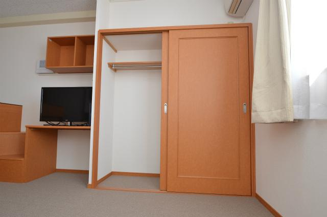 北九州市八幡西区町上津役東２丁目のアパートの収納