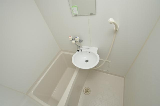 北九州市八幡西区町上津役東２丁目のアパートの浴室