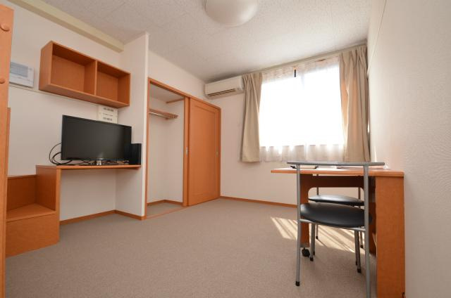 北九州市八幡西区町上津役東２丁目のアパートの寝室|洋室