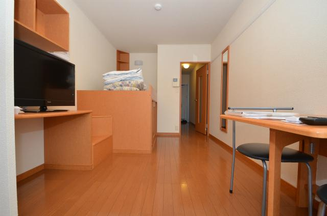 北九州市八幡西区西鳴水２丁目のアパートの洋室