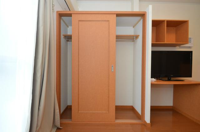 北九州市八幡西区西鳴水２丁目のアパートの収納