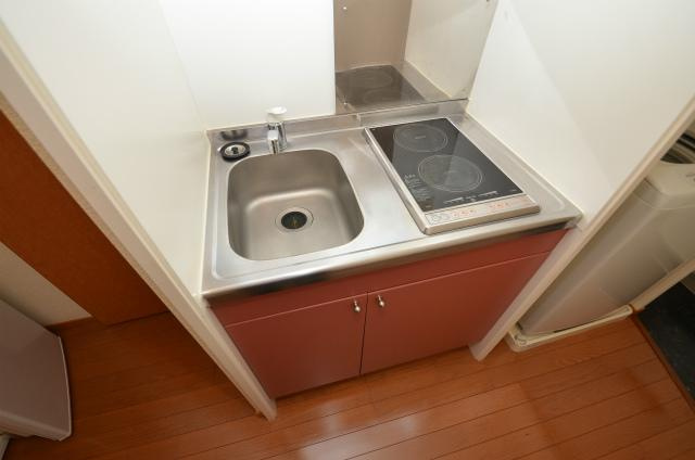 北九州市八幡西区西鳴水２丁目のアパートのキッチン