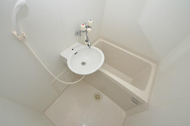 北九州市八幡西区西鳴水２丁目のアパートの浴室