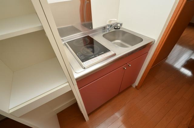 北九州市八幡西区大平２丁目のアパートのキッチン