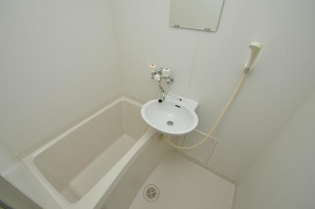 北九州市八幡西区大平２丁目のアパートの浴室