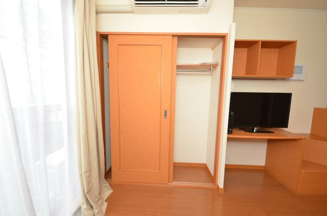 北九州市八幡西区本城学研台２丁目のアパートの収納