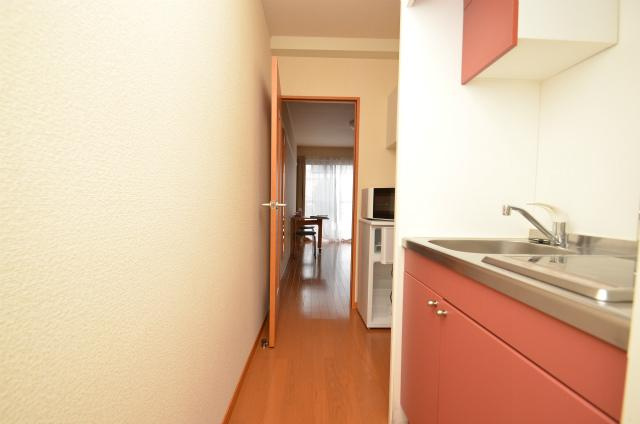 北九州市八幡西区本城学研台２丁目のアパートのキッチン