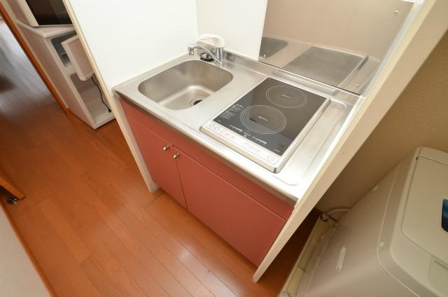 北九州市八幡西区本城学研台２丁目のアパートのキッチン