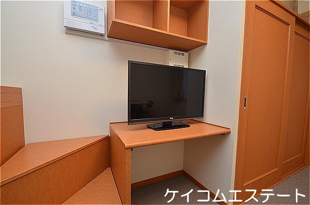 北九州市八幡西区引野２丁目のアパートの居間・リビング