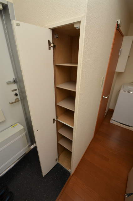 北九州市八幡西区引野２丁目のアパートの玄関