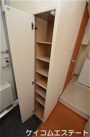 北九州市八幡西区引野２丁目のアパートの玄関