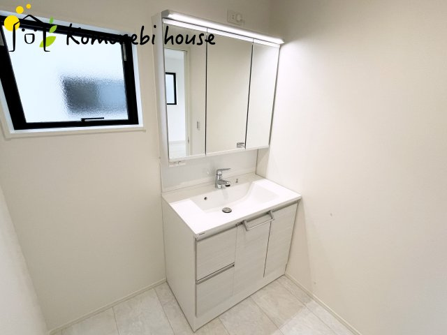 さいたま市見沼区東大宮218②　新築一戸建て　ミラスモシリーズ　01の独立洗面台|独立洗面台です