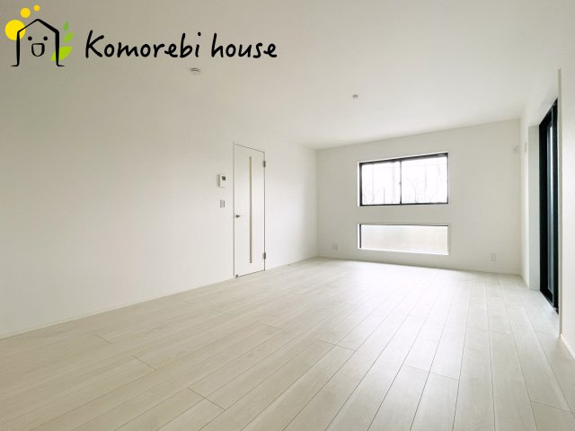 さいたま市見沼区東大宮218②　新築一戸建て　ミラスモシリーズ　01の居間・リビング|ゆったり過ごせるリビングです