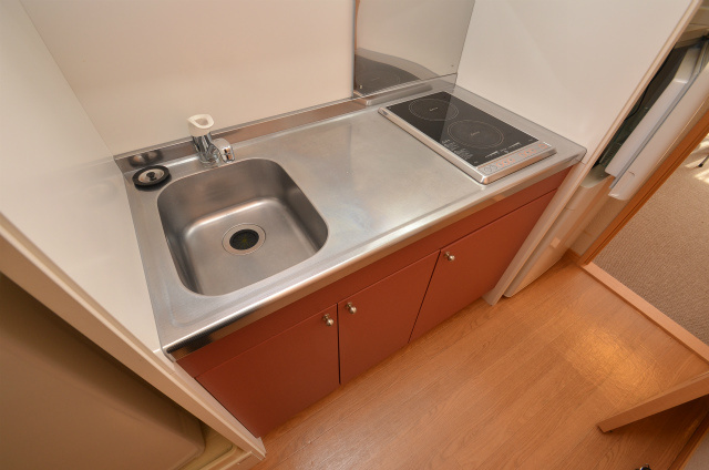 北九州市八幡西区陣山２丁目のアパートのキッチン