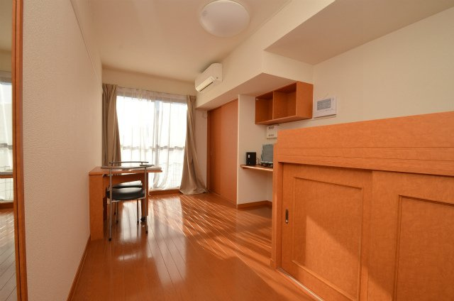 北九州市八幡西区市瀬２丁目のアパートの居間・リビング