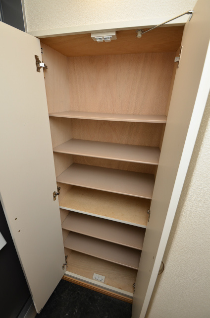 北九州市八幡西区陣原１丁目の賃貸マンションの玄関