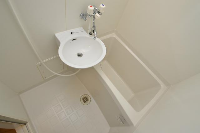 北九州市八幡西区木屋瀬２丁目のアパートの浴室