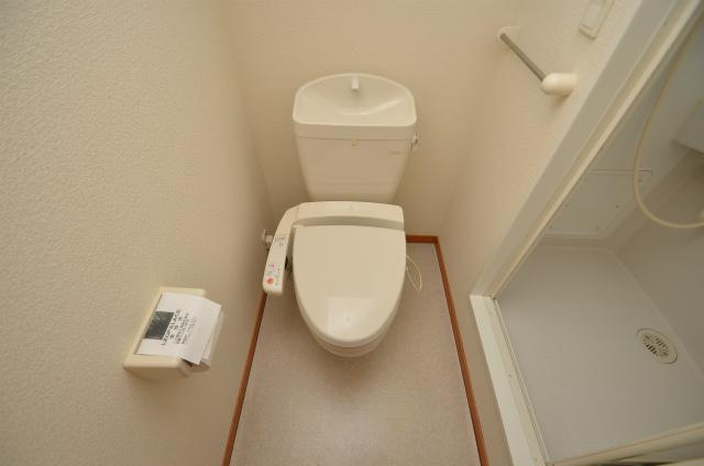 北九州市八幡西区則松東１丁目のアパートのトイレ