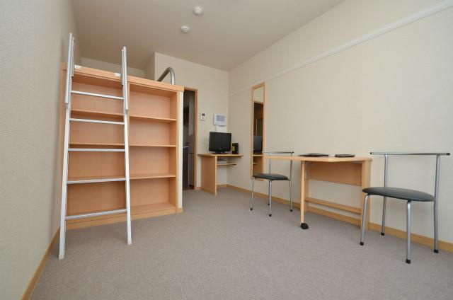 北九州市八幡西区瀬板１丁目の賃貸マンションの居間・リビング