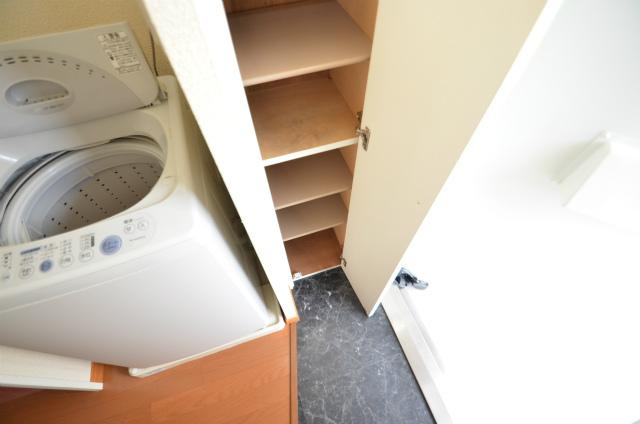 北九州市八幡西区永犬丸東町３丁目のアパートの玄関