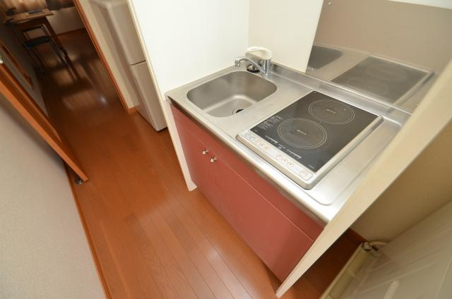 北九州市八幡西区永犬丸東町３丁目のアパートのキッチン